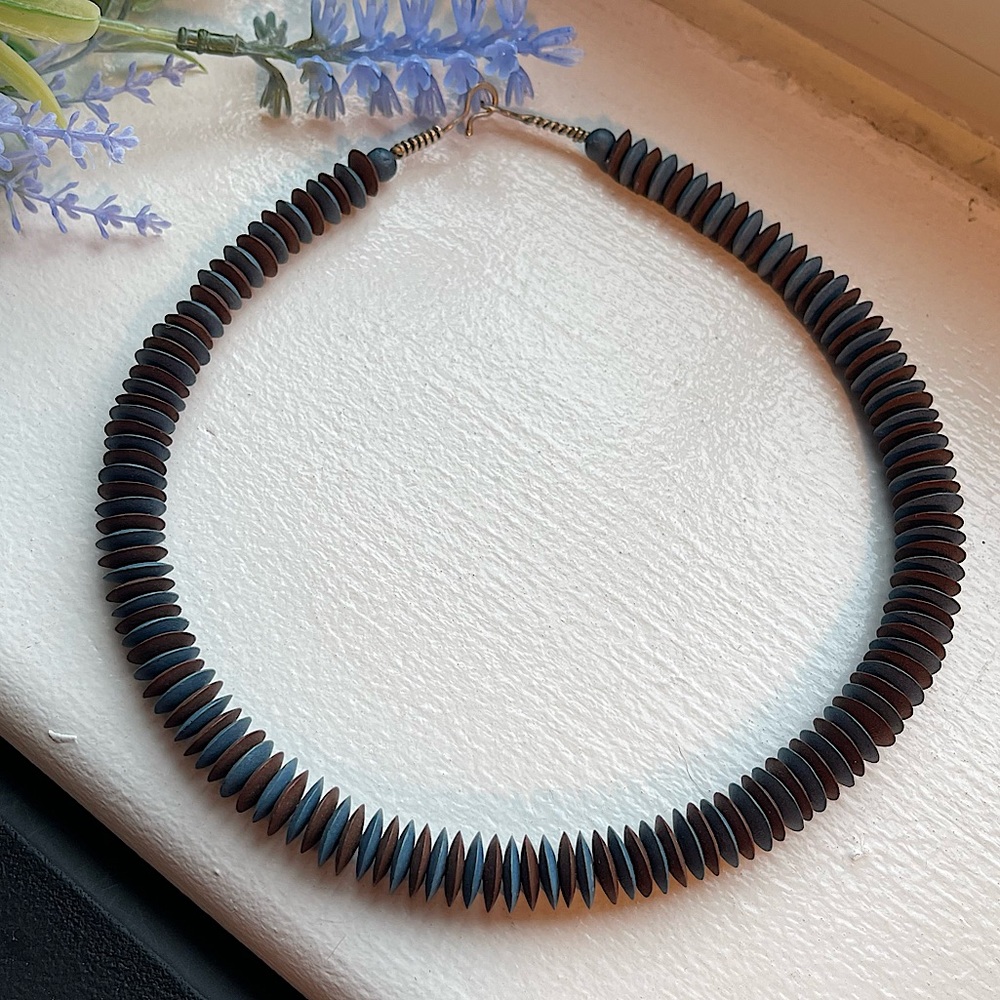 🌀WOOD DISC NECKLACE marked “Art”🌀Beautiful brown & blue wooden beads. 16”